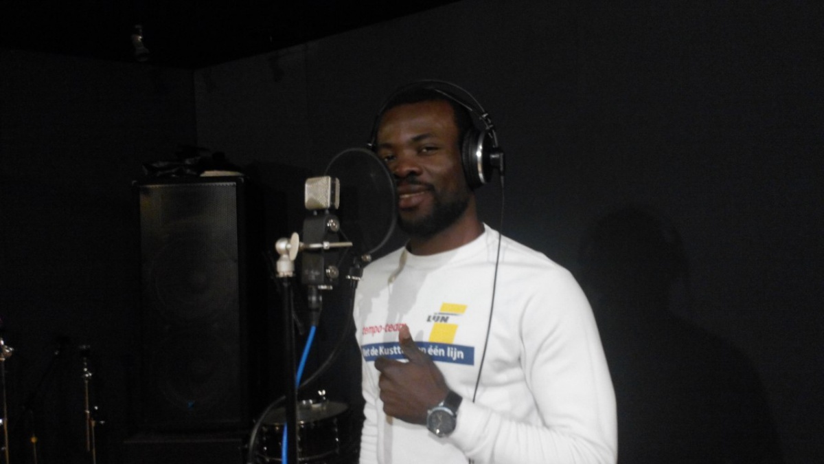 Дона харвей. Бригадный генерал чарльз смит. Дон 'д. Дон 'д. Карл дэвис (актёр).